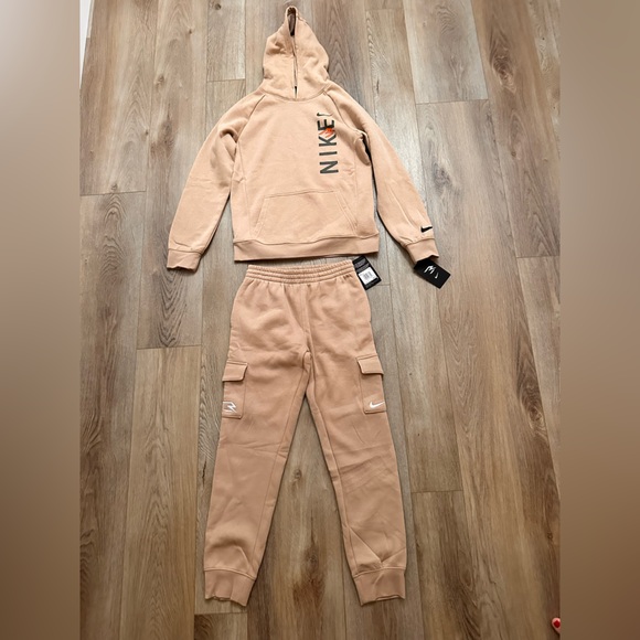 Nike Tan athletic boys set